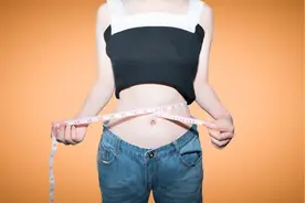 保鲜膜、暴汗服真的是减肥“神器”吗？图片