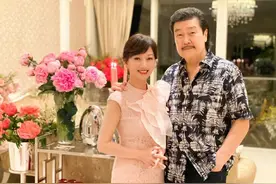 他是赵雅芝老公，从黄汉伟手中夺妻夺子，与妻子相伴35年很幸福图片