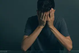 姐弟恋的苦 不可对人言图片