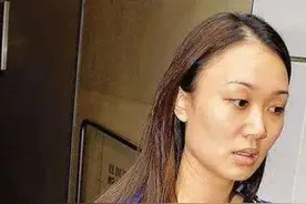 凭给赌王"擦身"翻盘,手持2亿转嫁普通人的"五太"郑咏诗如今怎样？图片