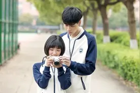 高三学生“早恋”被发现，男孩妈妈的做法，让女孩妈妈肃然起敬图片