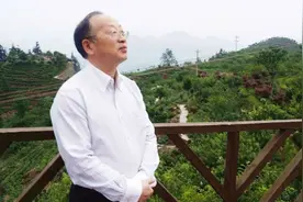 “把双城变为双赢，把双城记变为双联体”——专访四川省社科院党委书记李后强图片