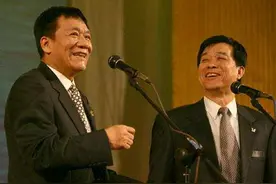 石富宽一共收了4个徒弟，不光于谦，其余都是德云社的顶梁柱图片