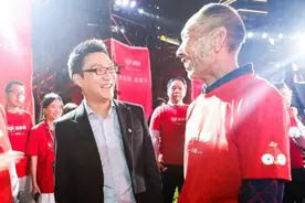 上海首富功成身退：41岁赚得4500亿元身家，背后有高人指点图片