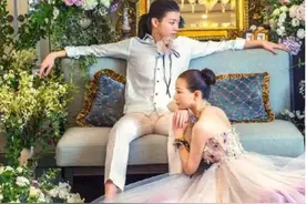 男星与妈妈拍婚纱照？母子二人姿势不雅似情侣，网友：这不合适吧图片