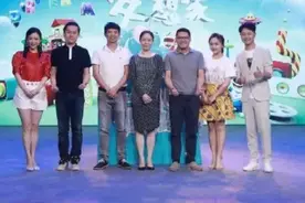 20岁林妙可真的长大了，踩12cm细高跟鞋女人味倍足，美极了图片