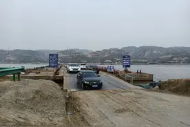 陕西还有原生态的黄河古渡！车子能从船上开过河，附近景区特别多图片