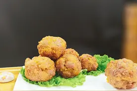肉丸子的家常做法，丸子紧实有弹性，大厨说关键四步要做对图片