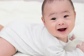 刚出生的孩子什么都不懂？别瞧不起婴儿，他比你想象的要强大许多图片