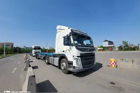 正上牌的国六沃尔沃FM牵引车实拍，车主说这车将近70万，啥配置？图片