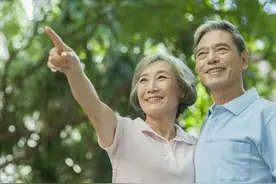 63岁男士哭诉：我有房有车有存款，为何找不到和我再婚的人图片