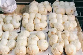 都说成都这家包子好吃，排1个小时队，一下子买了5个，草率了图片