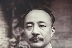 他是民国元勋，因看上好友的娇妻而杀友夺妻，婚后生下十个子女图片