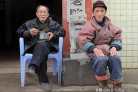 76岁大爷：去养老院住了半年后，我才发现，在那养老就是一种煎熬图片