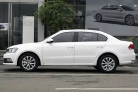 大众朗逸1.5L自动舒适版怎么样？落地多少钱？视频封面