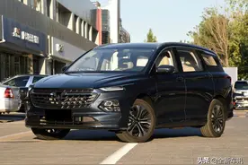 8.58万起配大六座，抢先体验2020款五菱凯捷图片