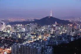 地理位置恶劣的韩国，资源匮乏，与美国合作经济腾飞成发达国家图片