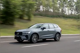 车机成升级重点，全系标配48V混动，试驾新款沃尔沃XC60图片