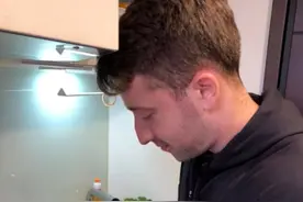 女网红网恋6天便闪嫁洋男，网友质疑其想骗钱：两人一定会离婚图片