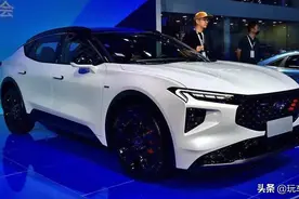 蒙迪欧后继者来了！这台全新2.0T掀背运动中型车，外观造型独特图片