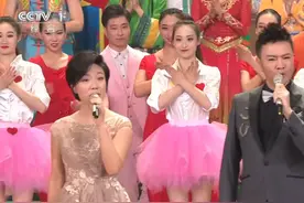 参加春晚一夜成名的龙婷被“打回原形”，春晚合作李谷一成高光图片