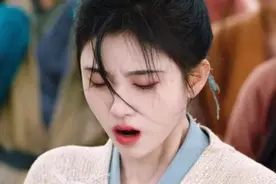 继“绑架妆”“戴孝妆”之后，鞠婧祎的“难民妆”又让我迷惑了图片