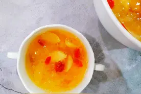 泡银耳时，用冷水还是热水？区别挺大，泡错了难吃还浪费钱图片