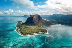 莫纳山，毛里求斯的浮潜圣地，海景壮丽到难以想象还能与海豚同游图片