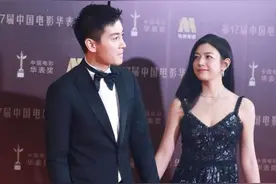 辣妈陈妍希美的好高调，一袭"流光液体裙"秀丰满身形，真撩人图片