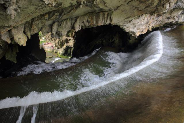 (农户挖出神秘鱼泉视频) - 冷思维