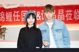 《锦衣之下》任嘉伦爆火，看了他妻子照片后，网友：太般配了吧图片