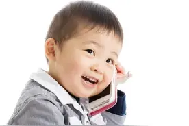 两岁男孩能说会道，不是天生聪慧，只因妈妈做到了这三点图片