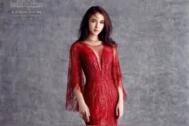 泰国变性美女Yoshi拍摄中国红敬茶服照片，网友直呼：太惊艳了图片