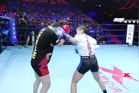 中国女将发型奇葩出拳刁钻，拳速太快让人防不住，把对手打懵圈视频封面