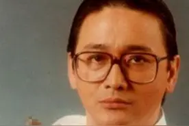 70岁曹查理罕见露面，满脸青筋发际线后移，还自称是大帅哥图片