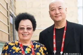 同戏不同命，62岁徐少华景区卖唱，迟重瑞却娶500亿女首富图片