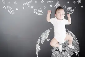 4到8个月的孩子，若有10种表现代表不正常，妈妈尽快带娃看医生图片