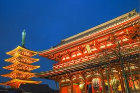 它是东京都内最古老的寺庙，是个民众游乐之地，可以免费参观游览图片