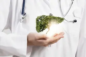38岁女子，不痛不痒却查出肝癌，医生：皮肤出现红色斑点，要注意图片