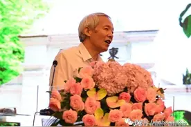 董事长说典故：雄鹰展翅飞图片