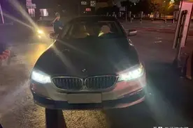 亲人去世心情不好，他竟将车牌反挂上高速“飙车”（视频）图片