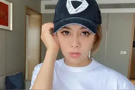 偷学了宁静、蔡卓宜的女团必备小脸操，脸小一圈的我只想说姐姐好飒图片