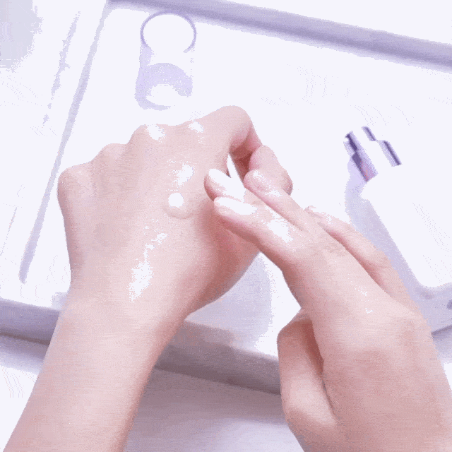 雅诗兰黛5款精华：高能小棕瓶被虚夸，抚纹精华有实效却凭遭吐槽