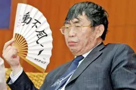 聂卫平10岁杀的陈老总大败！请他喝北冰洋，一口气十多瓶直接醉倒图片