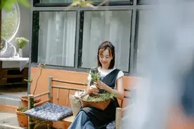 看准时机！会这样“作”的女人，让男人越来越着迷图片