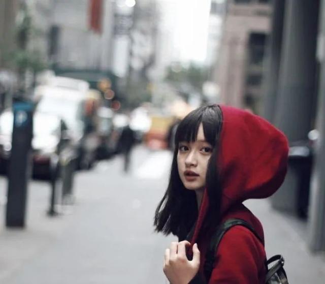 拉踩欧阳娜娜，营销“汤臣一品千金，”这位00后网红又叕翻车了