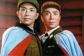 山东京剧院振兴离不开两位就是《奇袭白虎团》主演宋玉庆和方荣翔图片