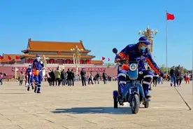 上新了！天安门环卫工人最新作业装备亮相图片