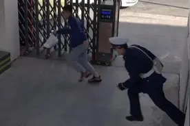警铃响了！看天津消防员最帅转身图片