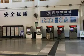 受台风“环高”影响 进出海南岛旅客列车停运图片